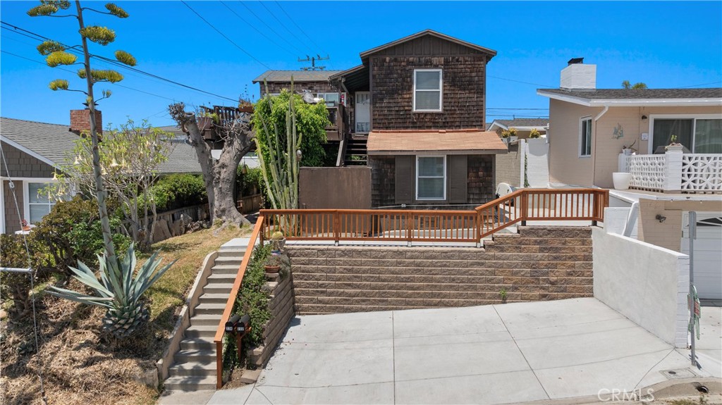 222 Wave Street