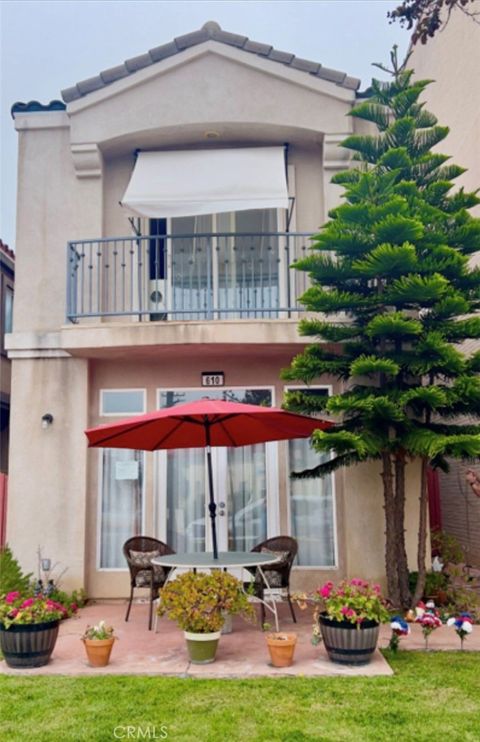 Photo of 610 Main St, Huntington Beach, CA 92648 (MLS # OC26038813)