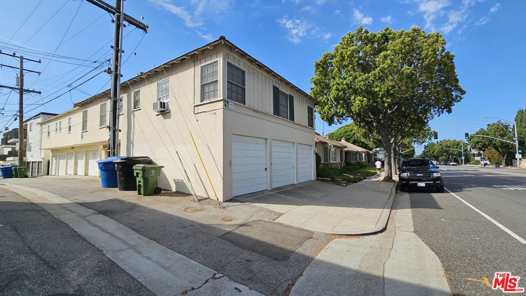 2002 Montana Avenue