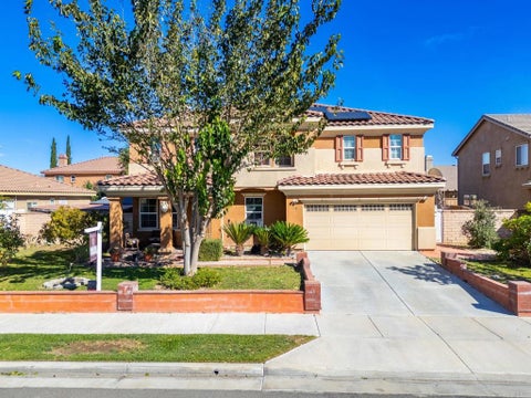 Photo of 978 Cornflower Drive, Hemet, CA 92545 (MLS # PTP2607786)