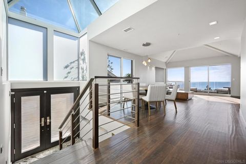 Photo of 2372 Oxford Ave Ave, Cardiff By The Sea, CA 92007 (MLS # 260014100SD)