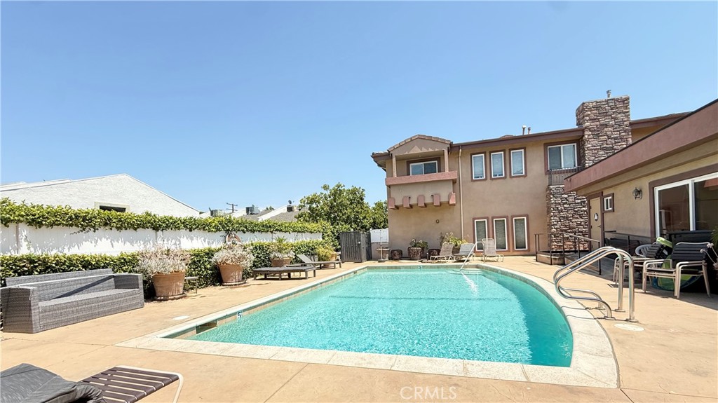 Agoura Country Townhomes (838) - Residential