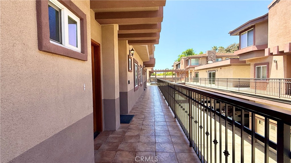 Agoura Country Townhomes (838) - Residential