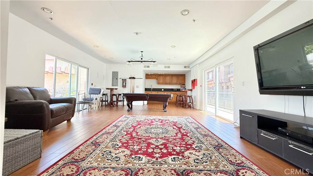 Agoura Country Townhomes (838) - Residential