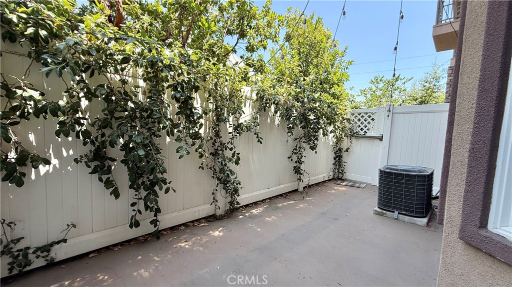 Agoura Country Townhomes (838) - Residential