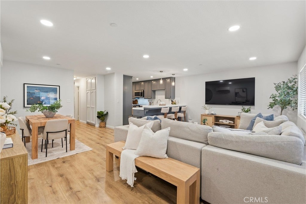 17200 Newhope 204
