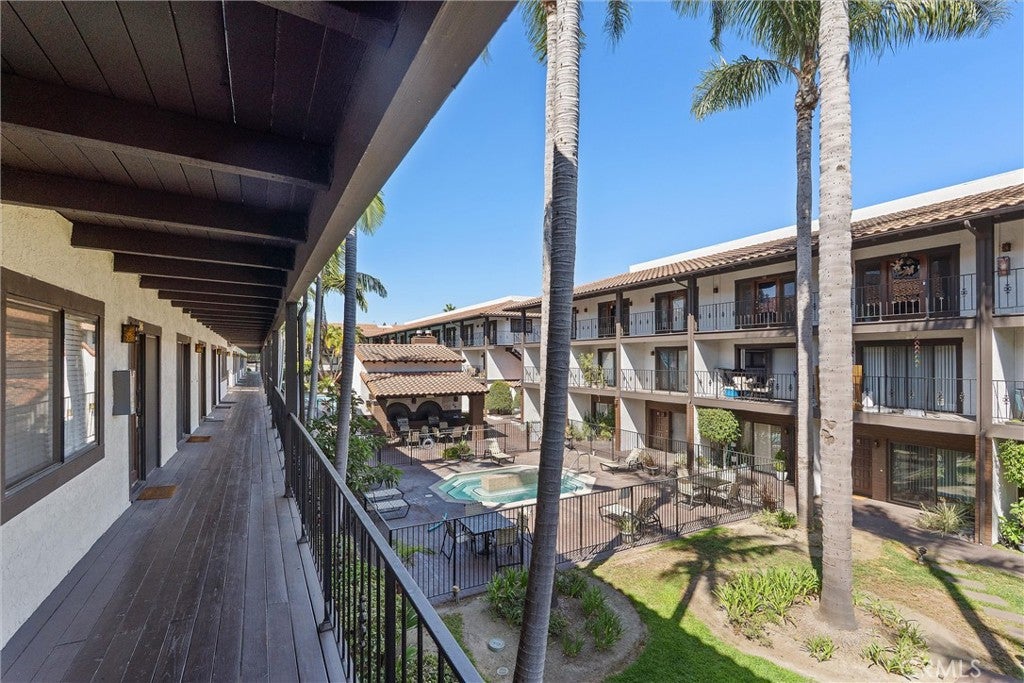 17200 Newhope 204