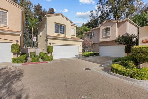 Photo of 27915 Skycrest Circle, Valencia, CA 91354 (MLS # SR26029444)