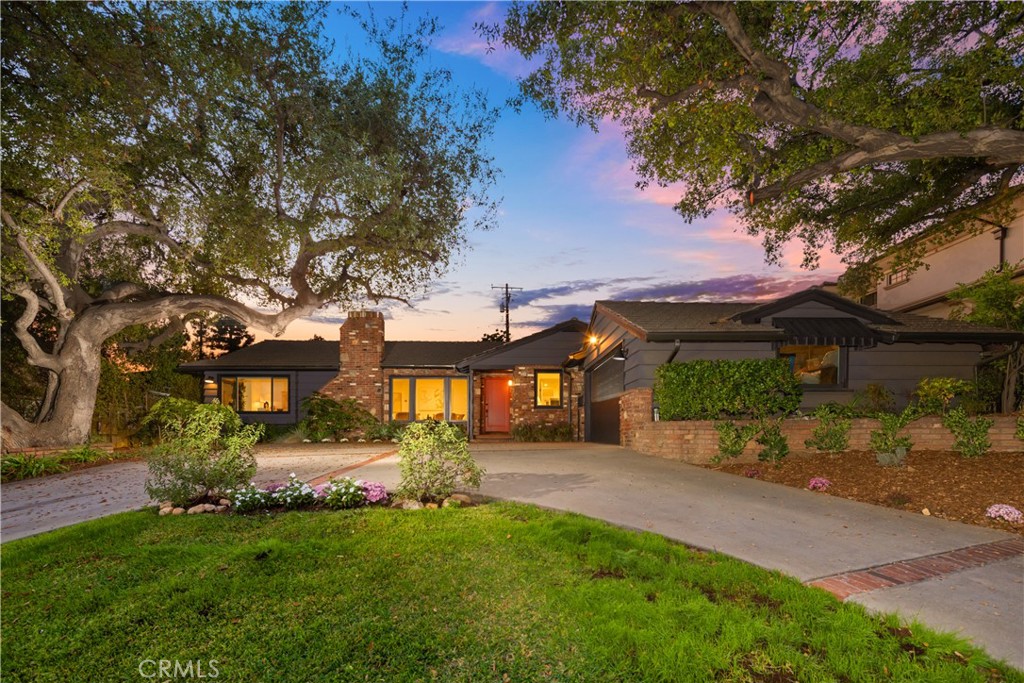 1709 Alta Oaks