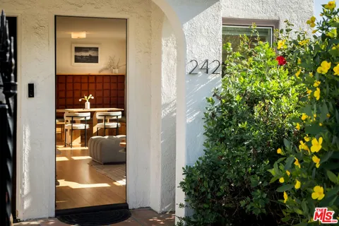 242 Isabel Street, Los Angeles, CA 90065 - MLS#: 25526559