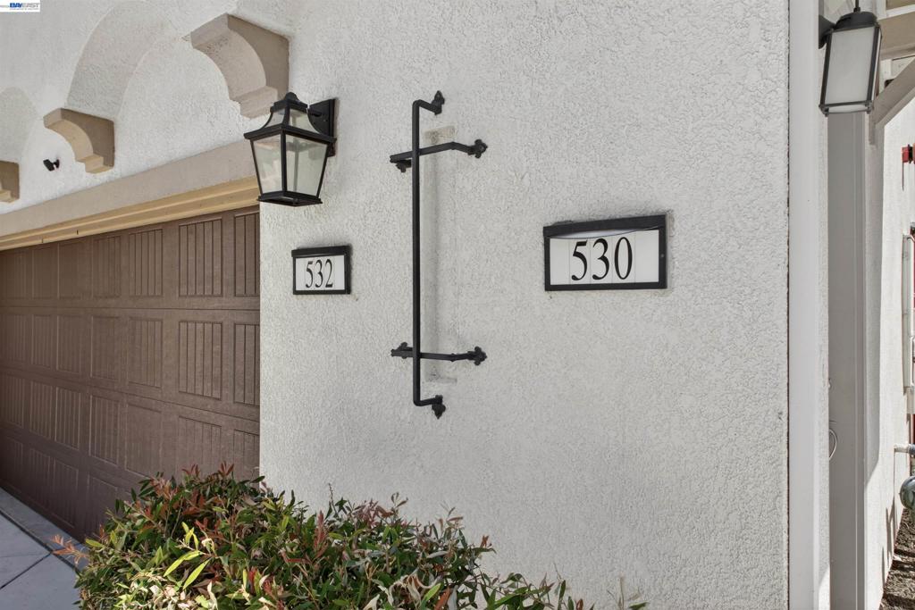 532 E Isidoro Ave