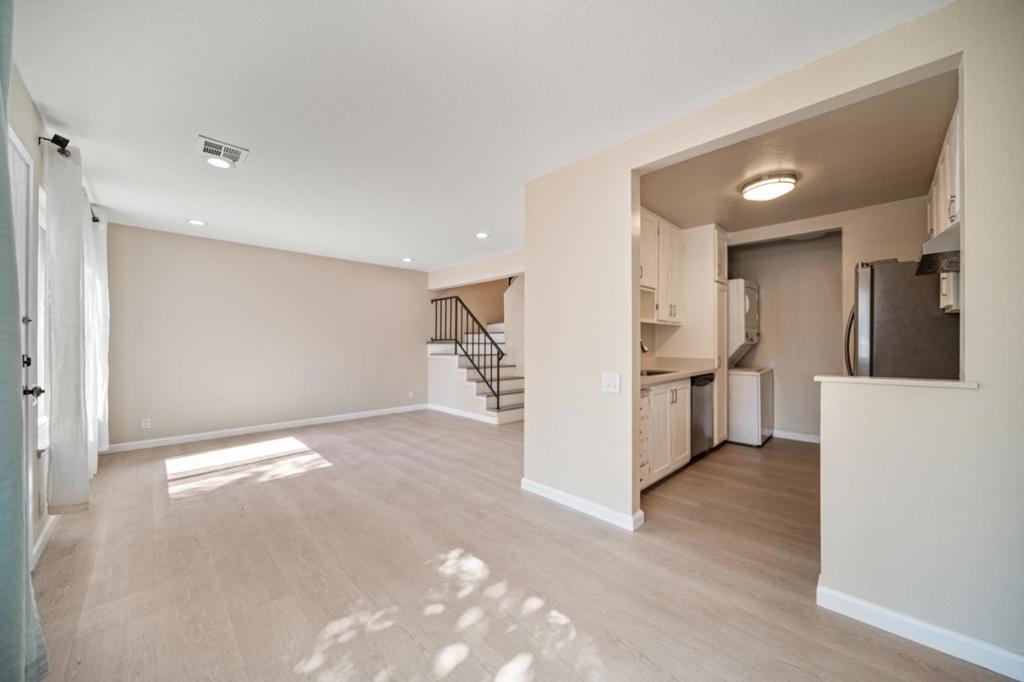 2697 Lone Bluff Way