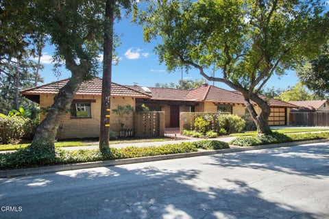 Photo of 999 N Chester Avenue, Pasadena, CA 91104 (MLS # P1-29336)