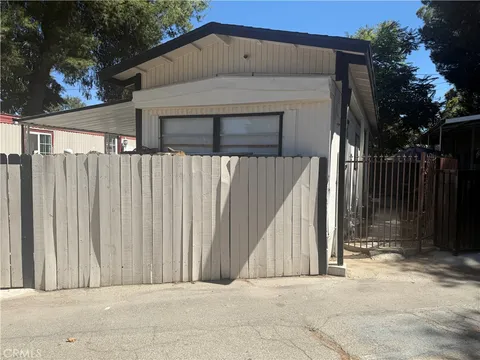 4015 Mountain Dr Unit 24, San Bernardino, CA 92407 - MLS#: IG25227690