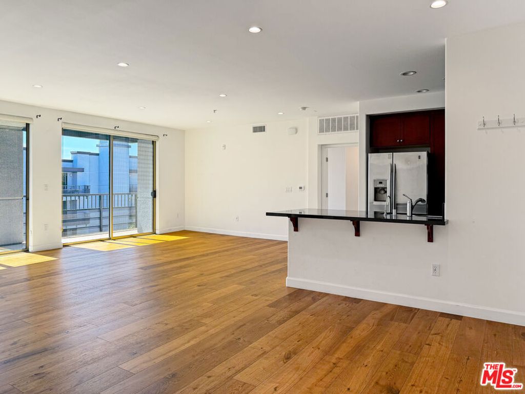 Photo of 629 Traction Avenue #630, Los Angeles, CA 90013 (MLS # 26700041)