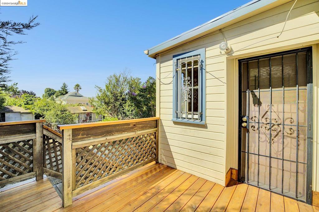 NORTH OAKLAND - Residential Income