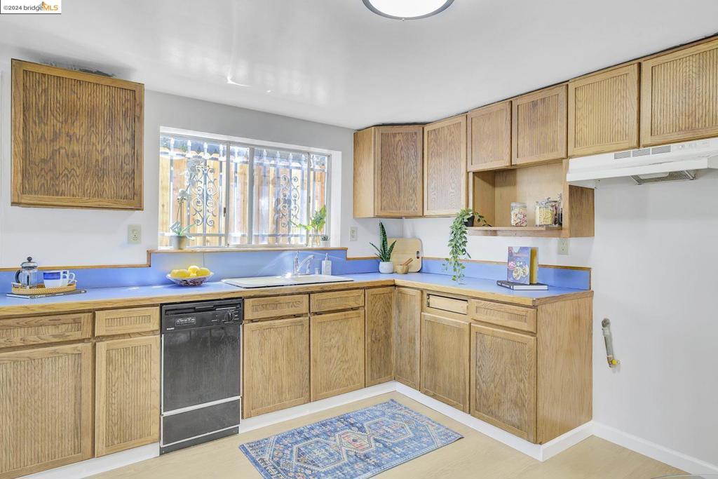 NORTH OAKLAND - Residential Income