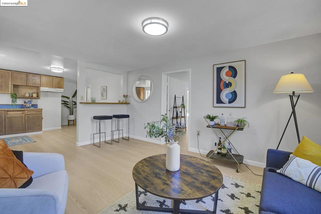 NORTH OAKLAND - Residential Income