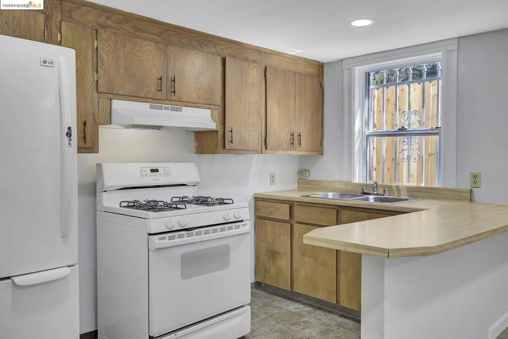 NORTH OAKLAND - Residential Income