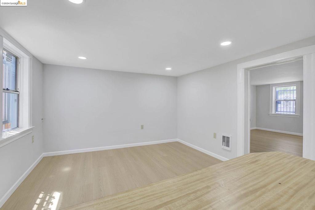 NORTH OAKLAND - Residential Income