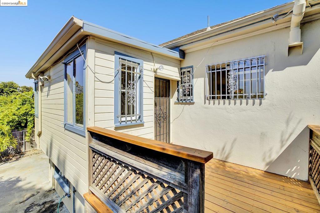 NORTH OAKLAND - Residential Income