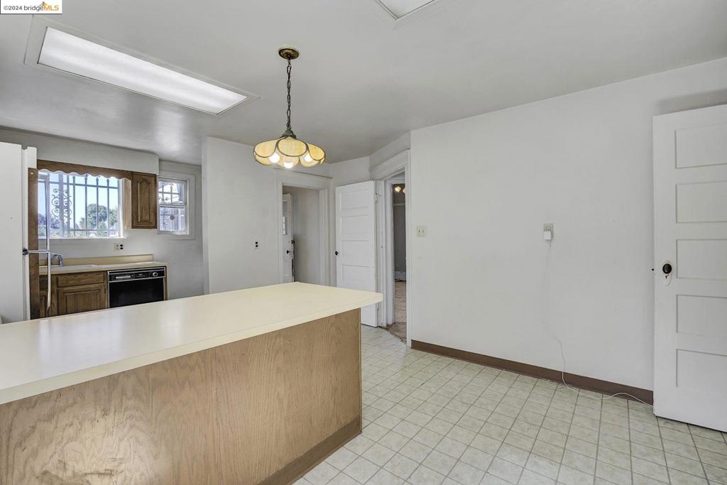 NORTH OAKLAND - Residential Income