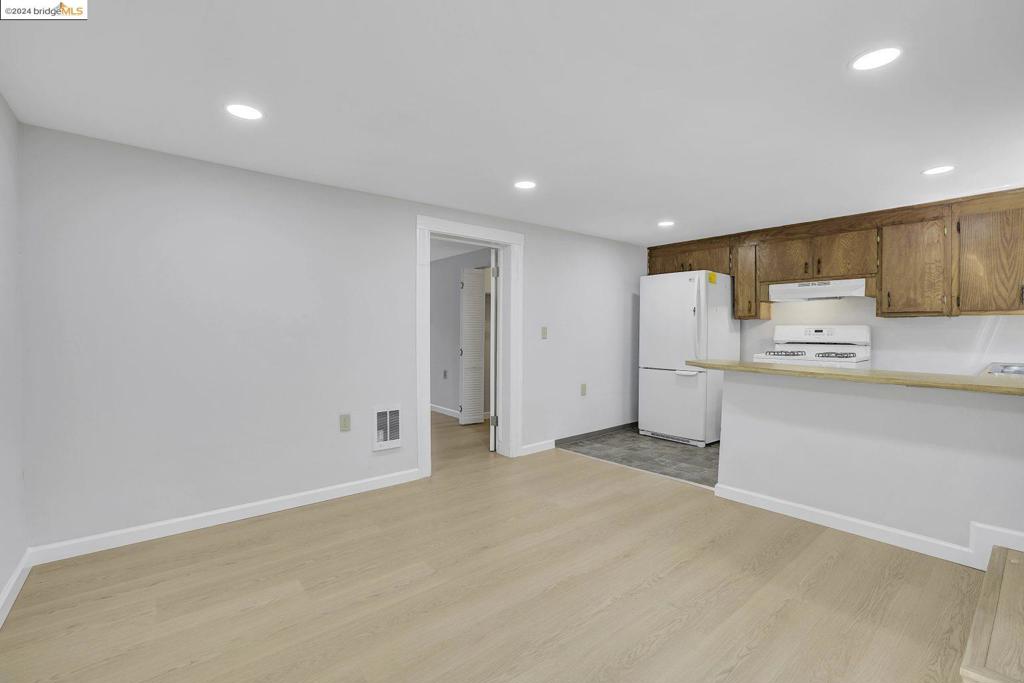 NORTH OAKLAND - Residential Income