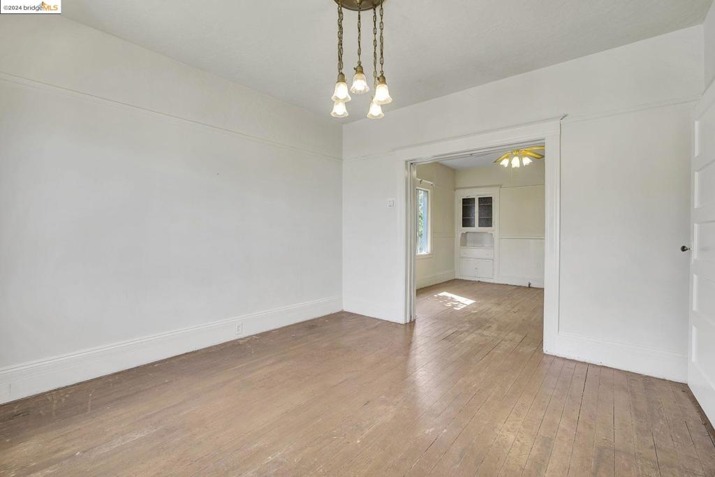 NORTH OAKLAND - Residential Income