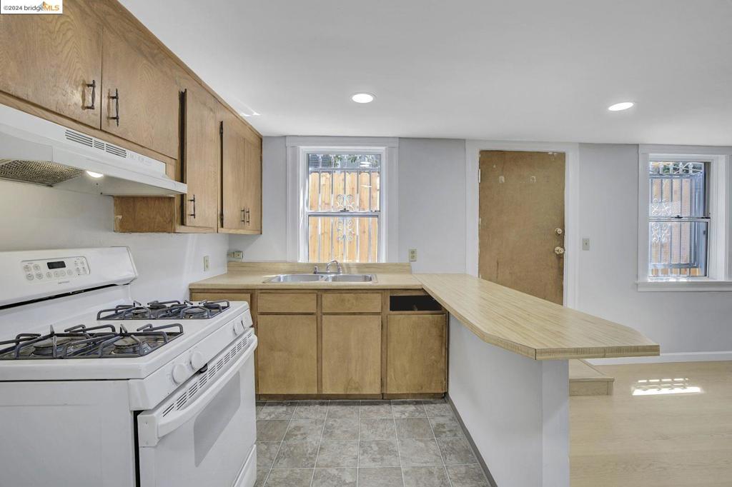 NORTH OAKLAND - Residential Income