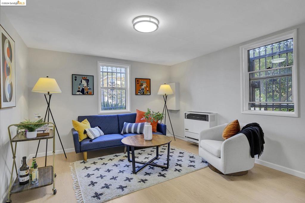 NORTH OAKLAND - Residential Income