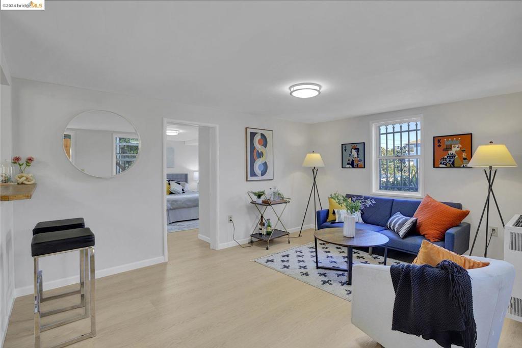 NORTH OAKLAND - Residential Income