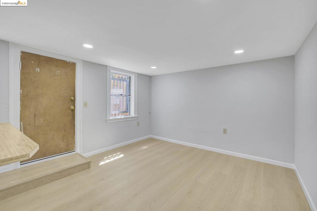 NORTH OAKLAND - Residential Income