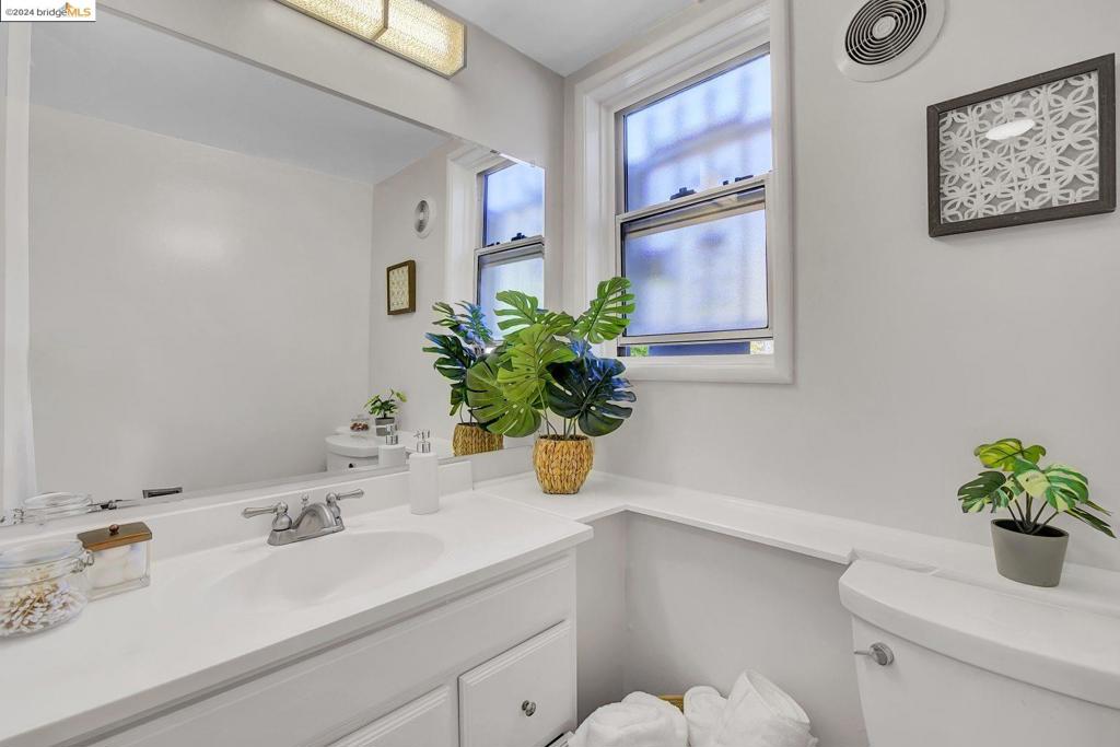 NORTH OAKLAND - Residential Income