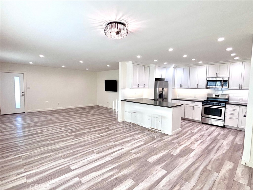 300 Maryland Street 1