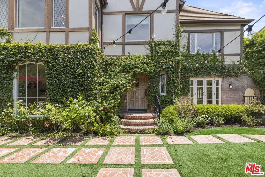 736 S Cloverdale Avenue