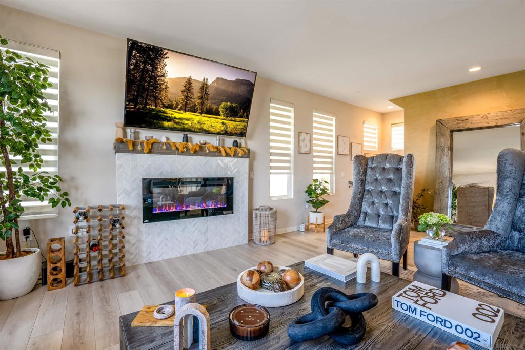 Properties 2 1466 El Nido Dr