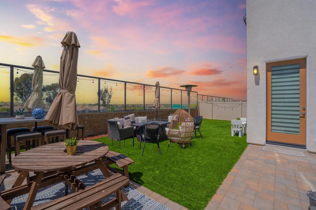 Properties 3 1466 El Nido Dr