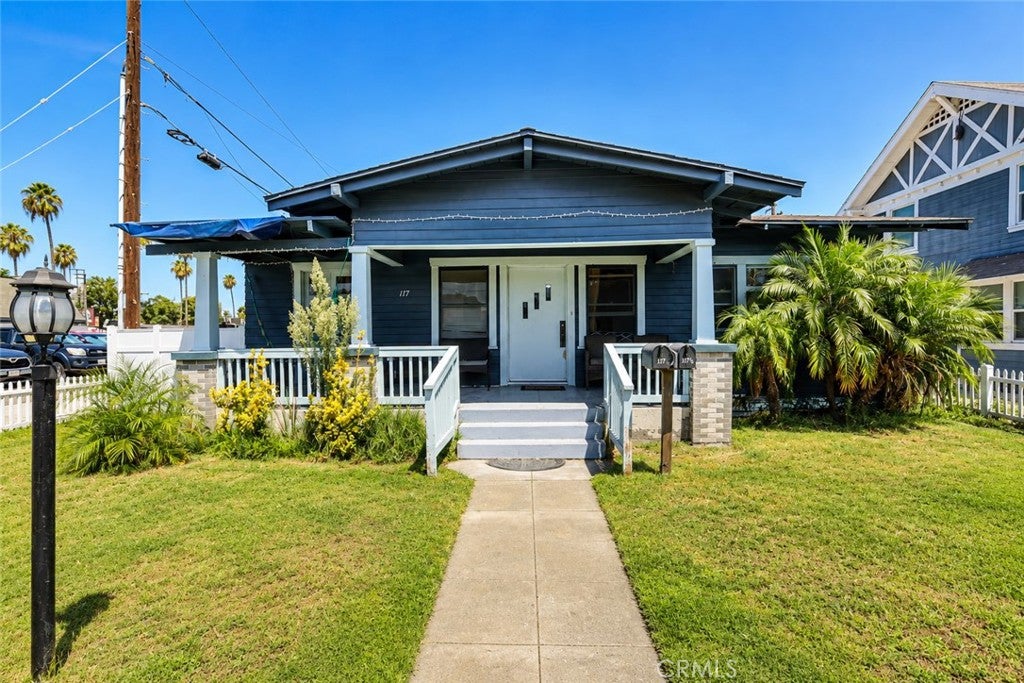 117 E Sycamore