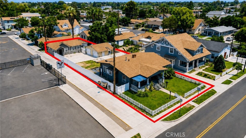 117 E Sycamore