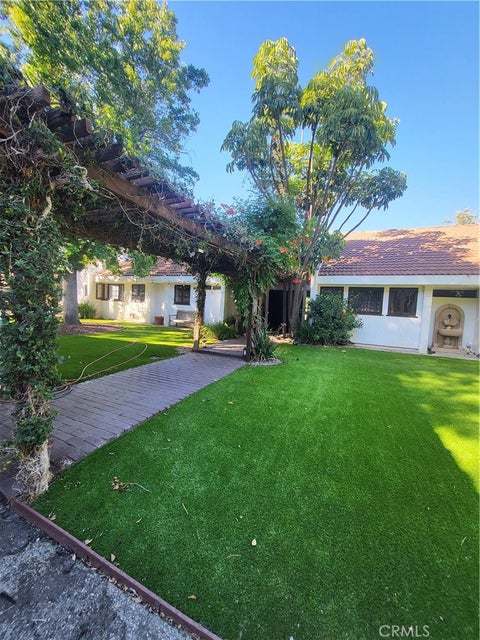 Photo of 191 Dapplegray RD, Bell Canyon, CA 91307 (MLS # SR26135464)