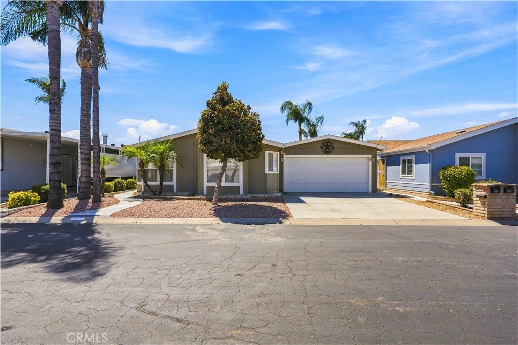 1250 N Kirby 207