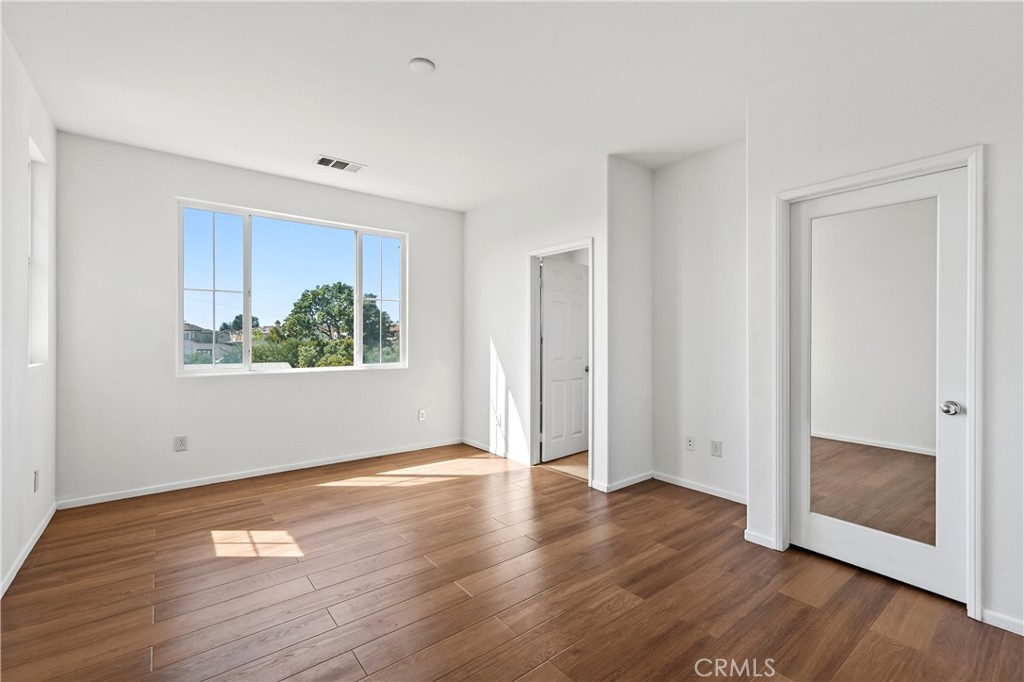 229 E 220th Street