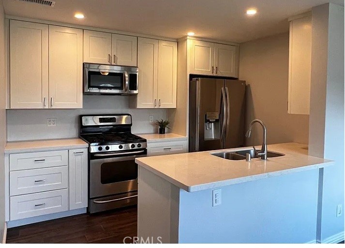 Los Olivos 2 Bedroom, 2 Bathroom luxury living with HOA amenities including tennis courts, gym, pool and spa. upgrades throughout with 2 parking spaces and close to all shopping and restaurants. New A/C, great views and natural light. Must see before it is gone.