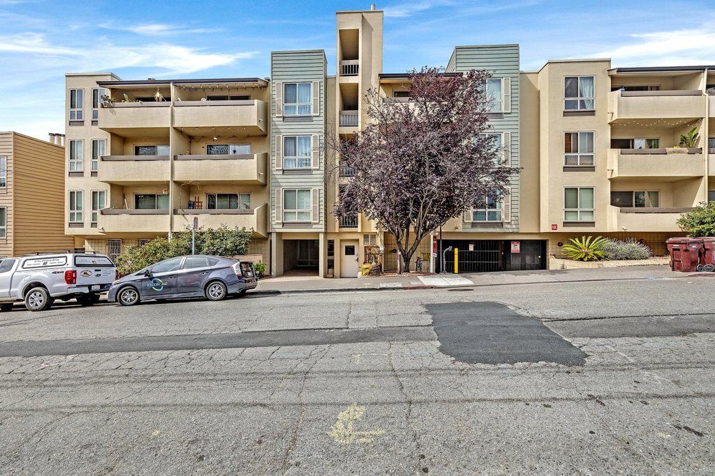 Photo of 77 Fairmount Ave Ave #220, Oakland, CA 94611 (MLS # 41122910)