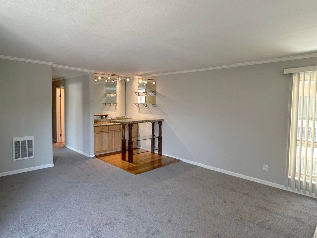 Photo of 77 Fairmount Ave Ave #220, Oakland, CA 94611 (MLS # 41122910)