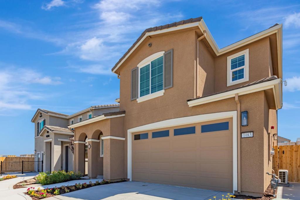 1143 Coyote Peak Way