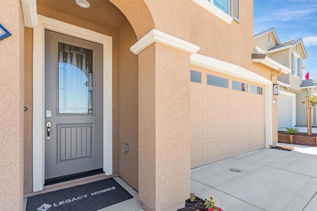 1143 Coyote Peak Way
