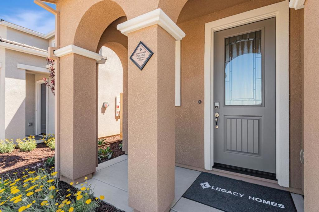1143 Coyote Peak Way