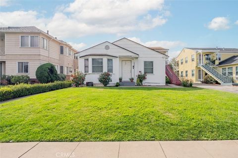 Photo of 676 W Glenoaks Boulevard #C, Glendale, CA 91202 (MLS # SR25244296)
