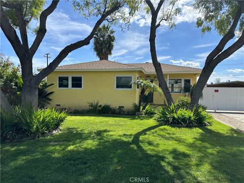Photo of 4981 Lincoln Avenue, Chino, CA 91710 (MLS # CV25250833) Photo of 4981 Lincoln Avenue, Chino, CA 91710 (MLS # CV25250833)